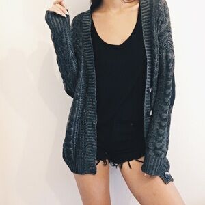 URBAN OUTFITTERS gray cable knit sweater